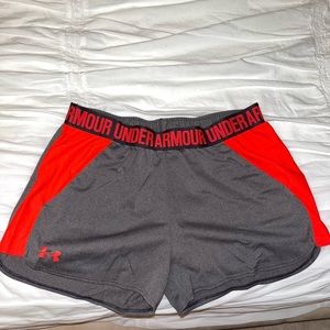 Under armour shorts size M